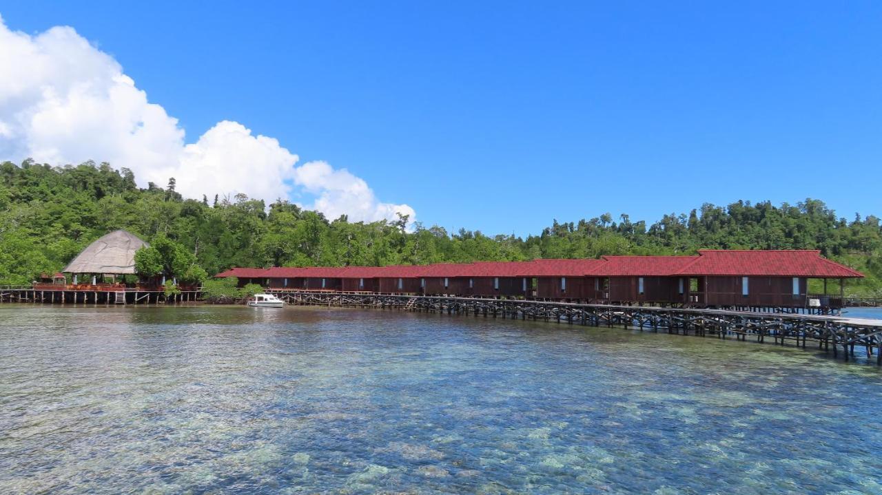 Korpak Villa & Resort Raja Ampat Saonek Exterior photo