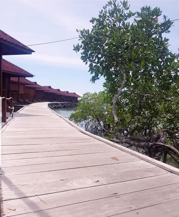 Korpak Villa & Resort Raja Ampat Saonek Exterior photo