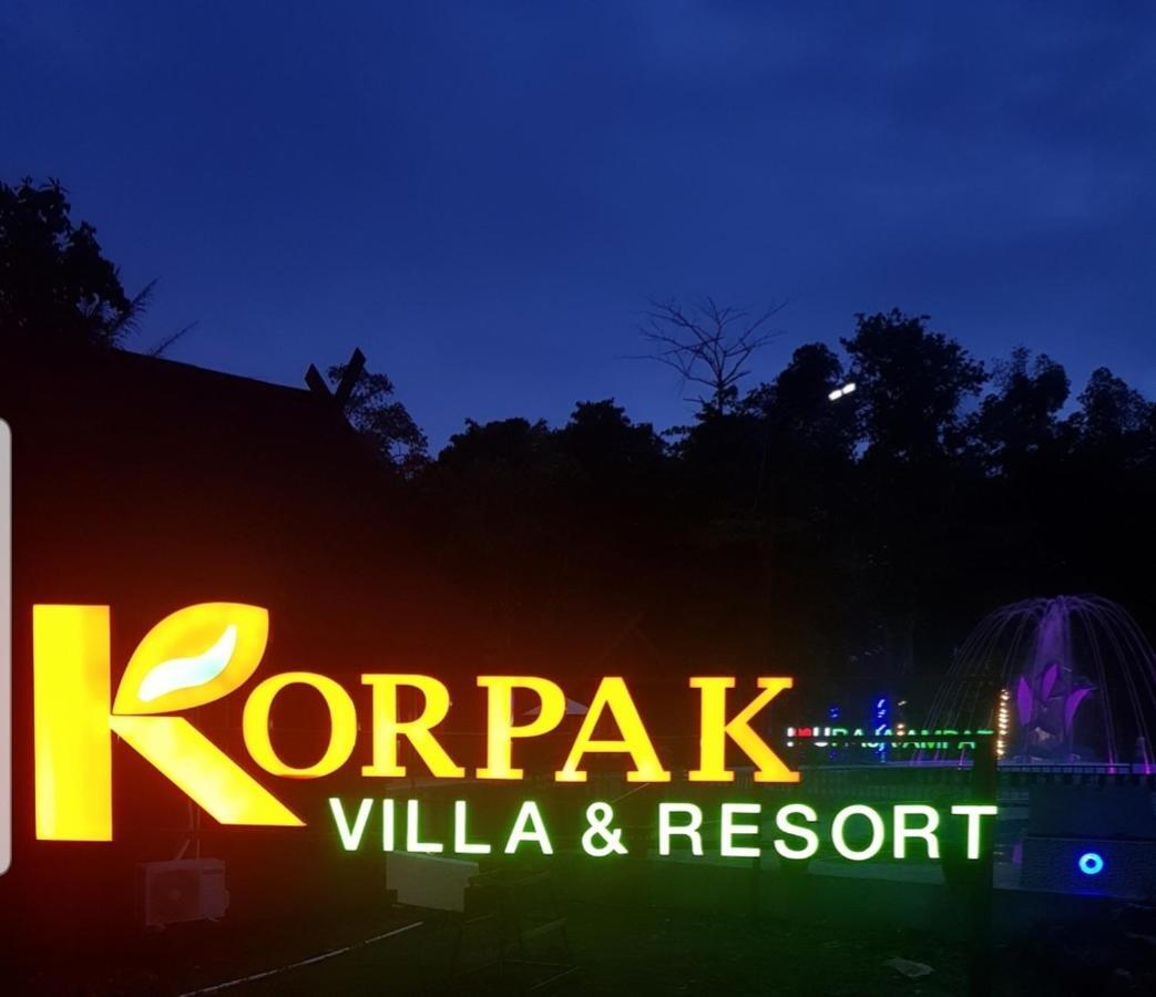 Korpak Villa & Resort Raja Ampat Saonek Exterior photo