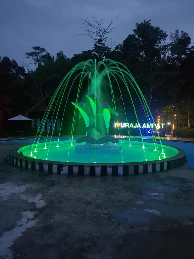Korpak Villa & Resort Raja Ampat Saonek Exterior photo